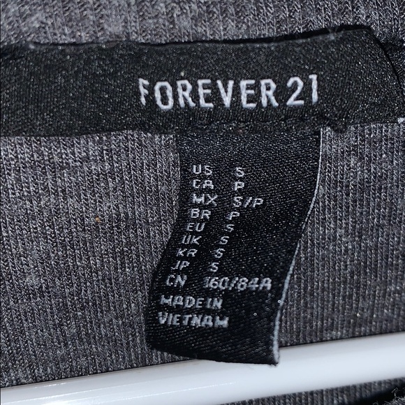 Crop top - Picture 2 of 2